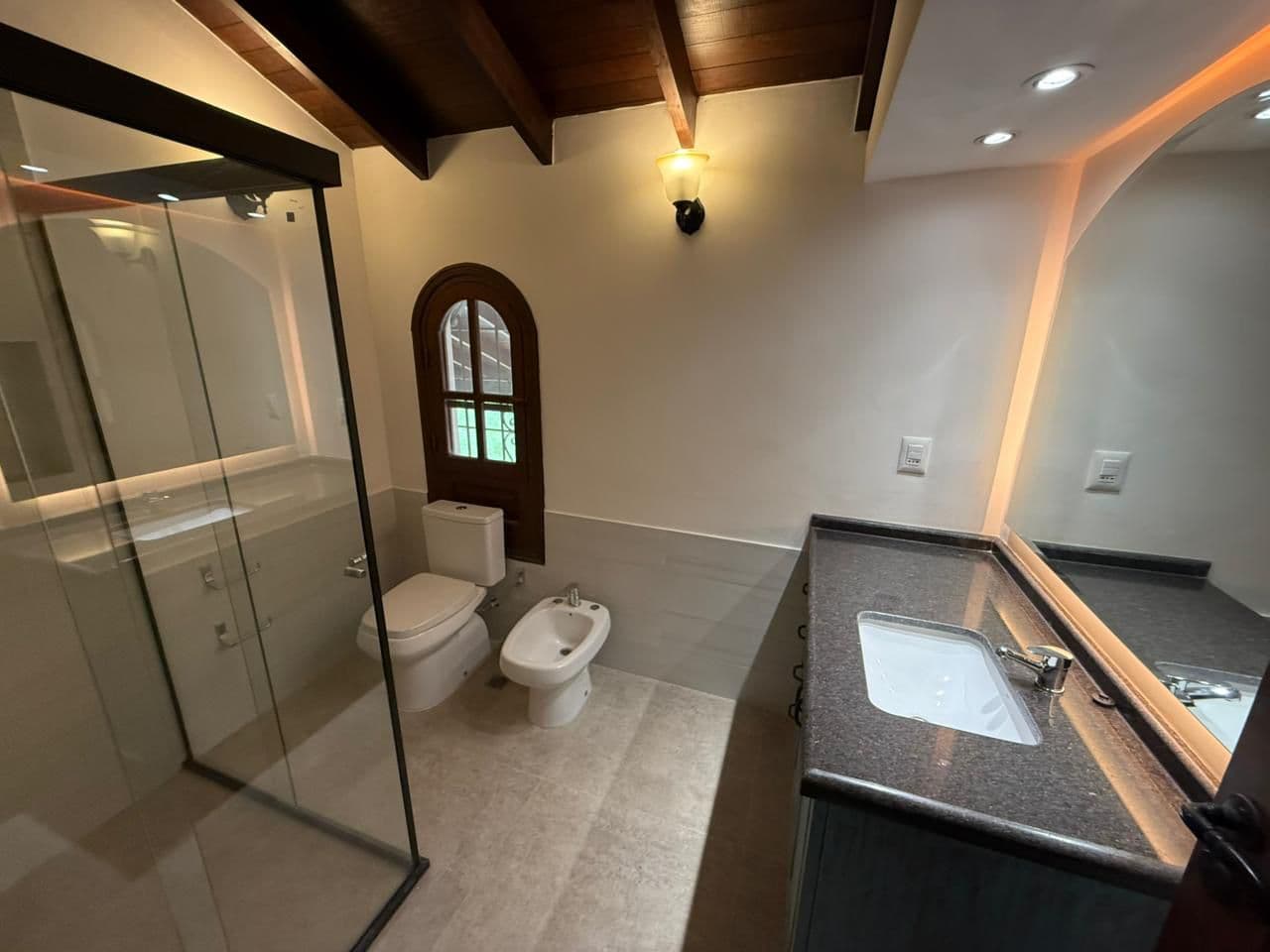 ALQUILO HERMOSA RESIDENCIA EN ASUNCIÓN – 3