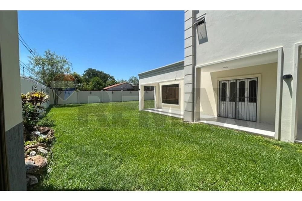 RESIDENCIA EN ESQUINA EN LUQUE – 3