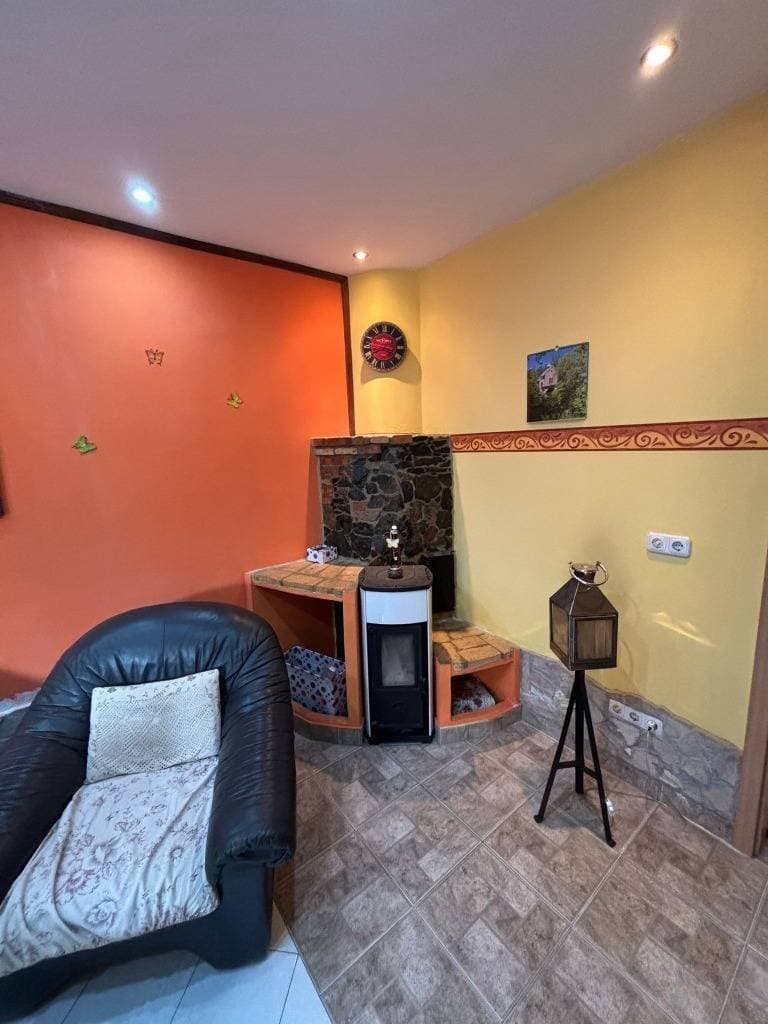 Vendo Duplex en excelente ubicación, sobre la calle Salvador del mundo – 2