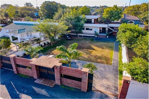 VENDO Residencia de Lujo a Metros del Yacht y Golf Club Lambaré – 2