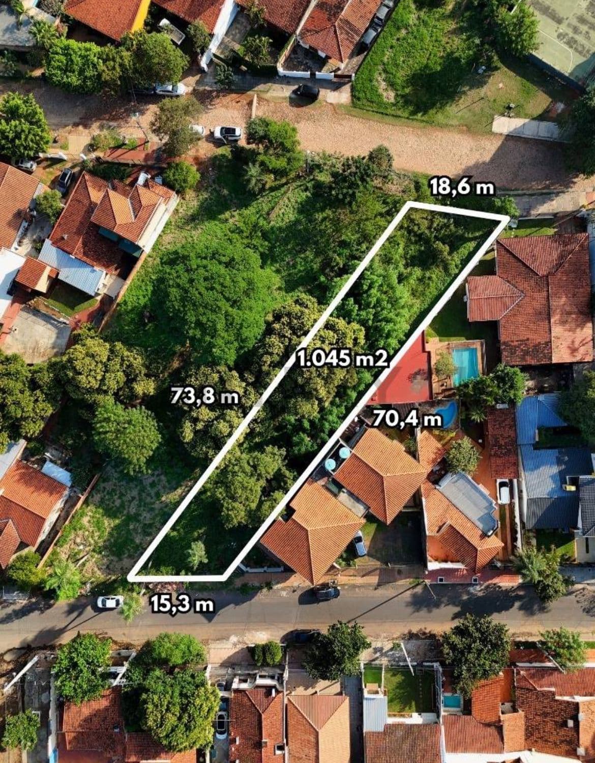 VENDO AMPLIO TERRENO CON SALIDA DE CALLE A CALLE ZONA CACIQUE LAMBARÉ – 3