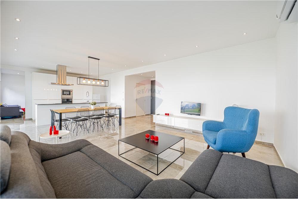 Residencia Minimalista y Nueva en Lambare – 3