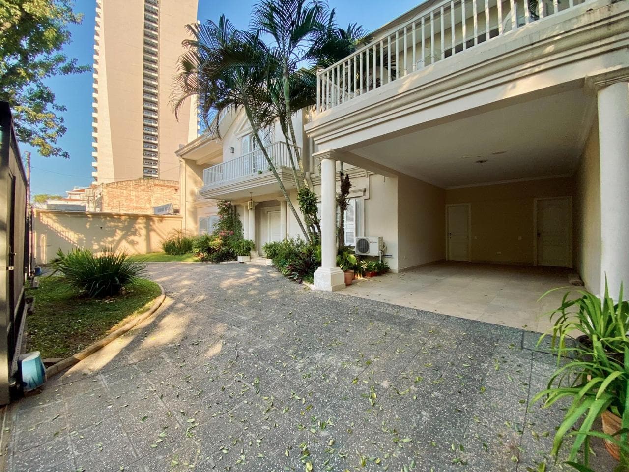 ALQUILO CASA SOBRE LA AVENIDA BOGGIANI – 3