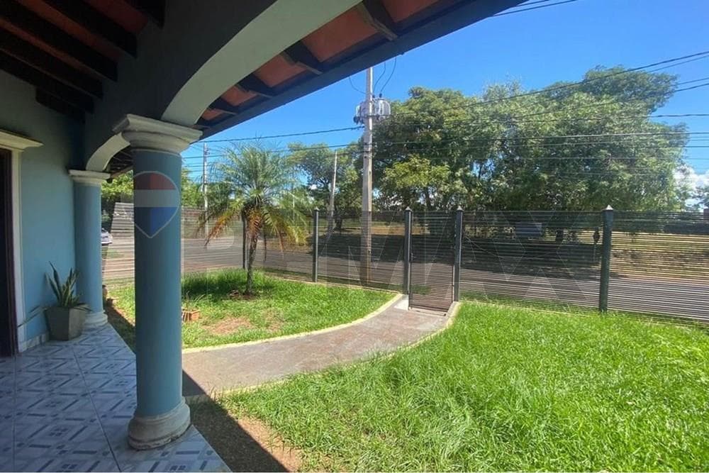 CASA EN VENTA EN ESQUINA, Loma Merlo-Luque – 2