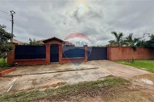 EN VENTA – HERMOSA CASA CON PISCINA EN ITÁ – 3