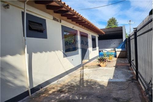 En esquina casa de 3 dorm+3 salones comerciales – 3