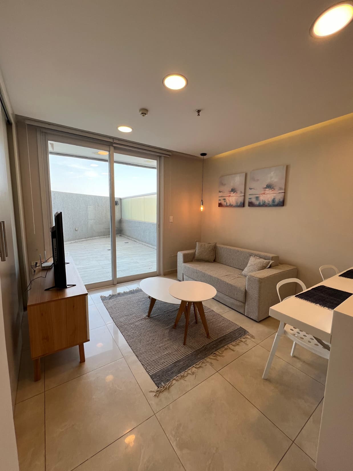 EN ALQUILER LOFT AMOBLADO EN YKUA SATI