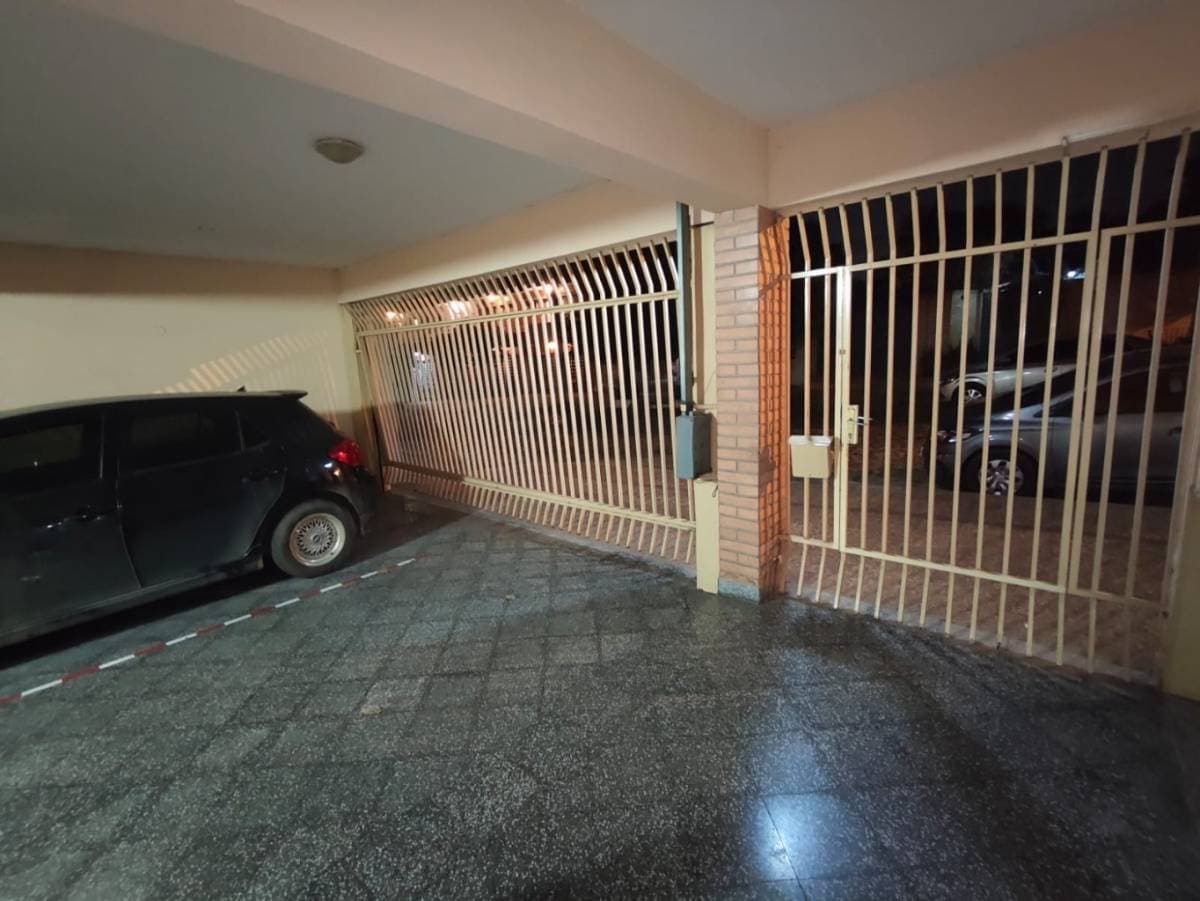 EN ALQUILER CASA EN BARRIO JARA – 2