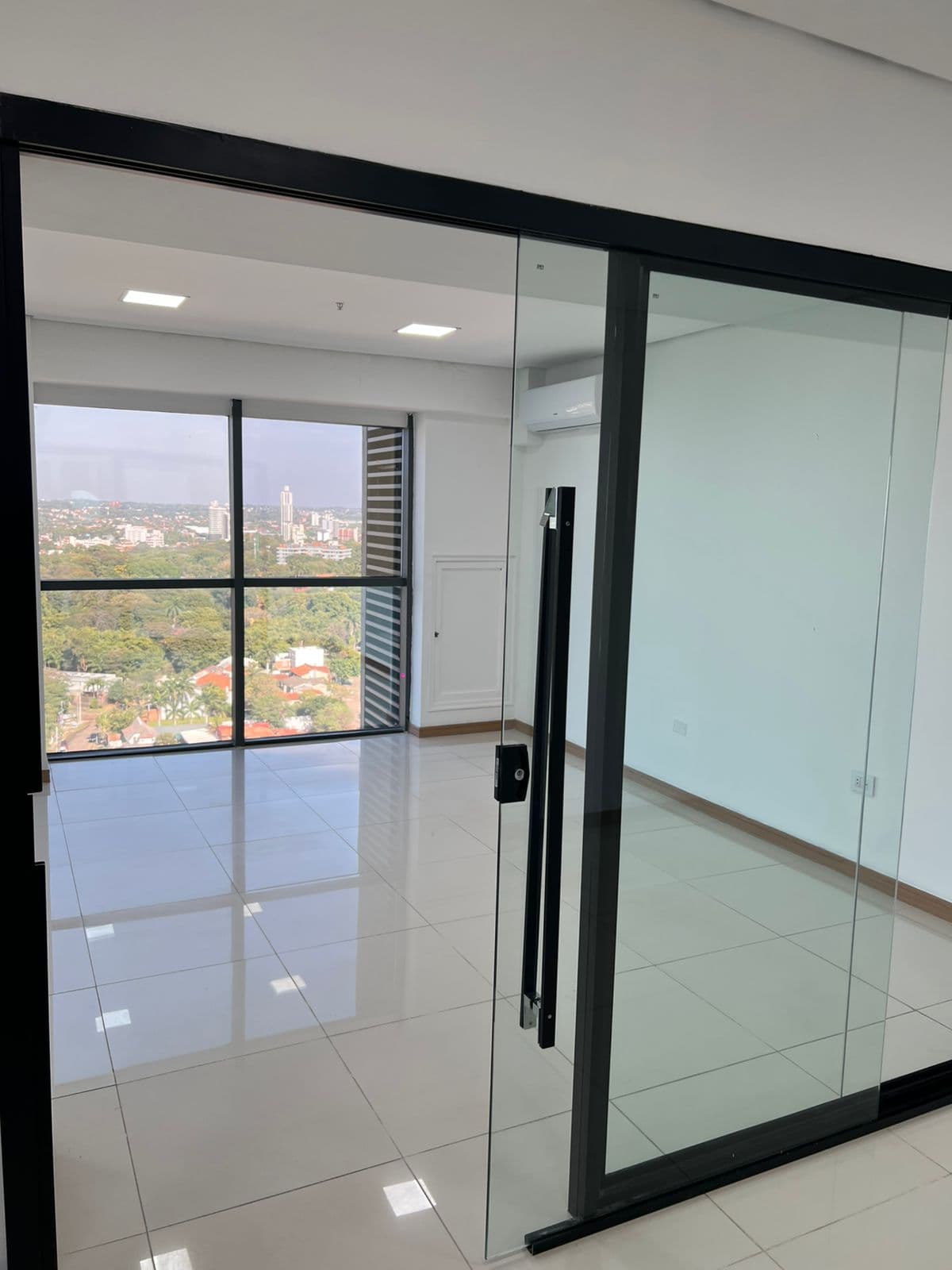 ALQUILO OFICINA EN TRADING PARK – ¡Listo para ocupar! – 3
