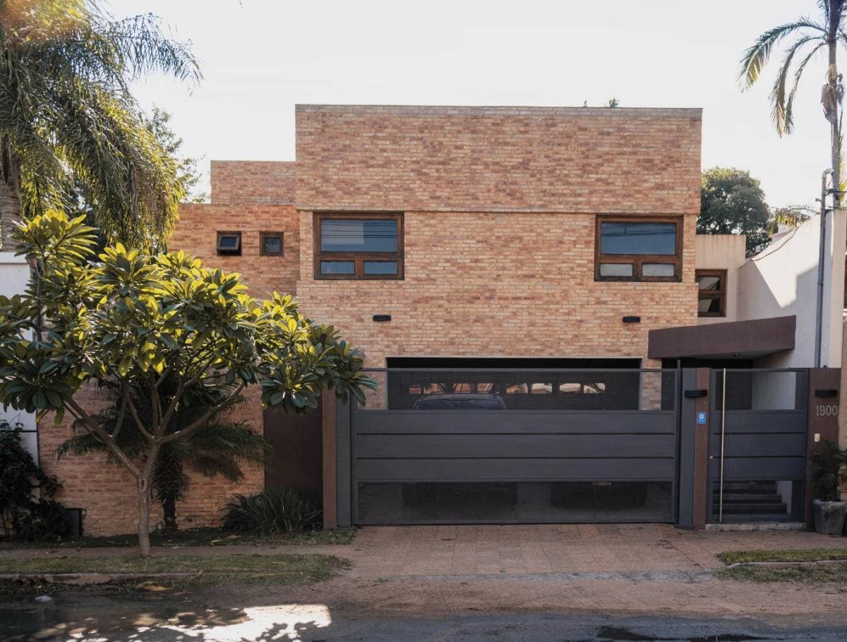 Casa Moderna En Mburucuyá En Alquiler