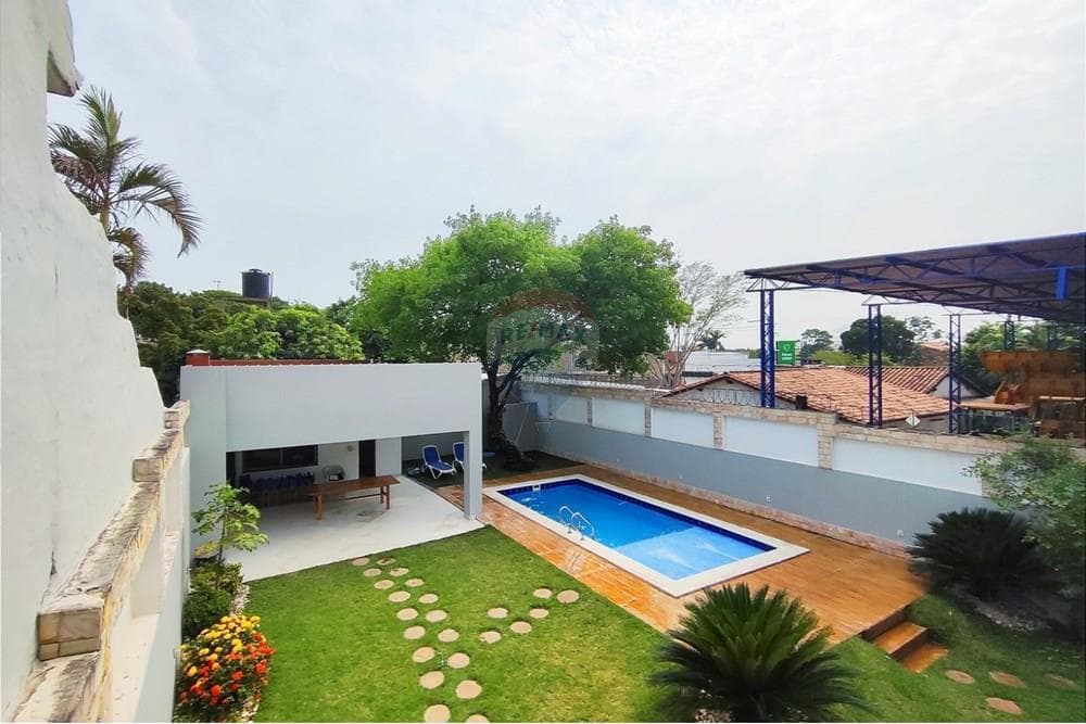 LUJOSA RESIDENCIA A LA VENTA EN FDO. DE LA MORA ZN