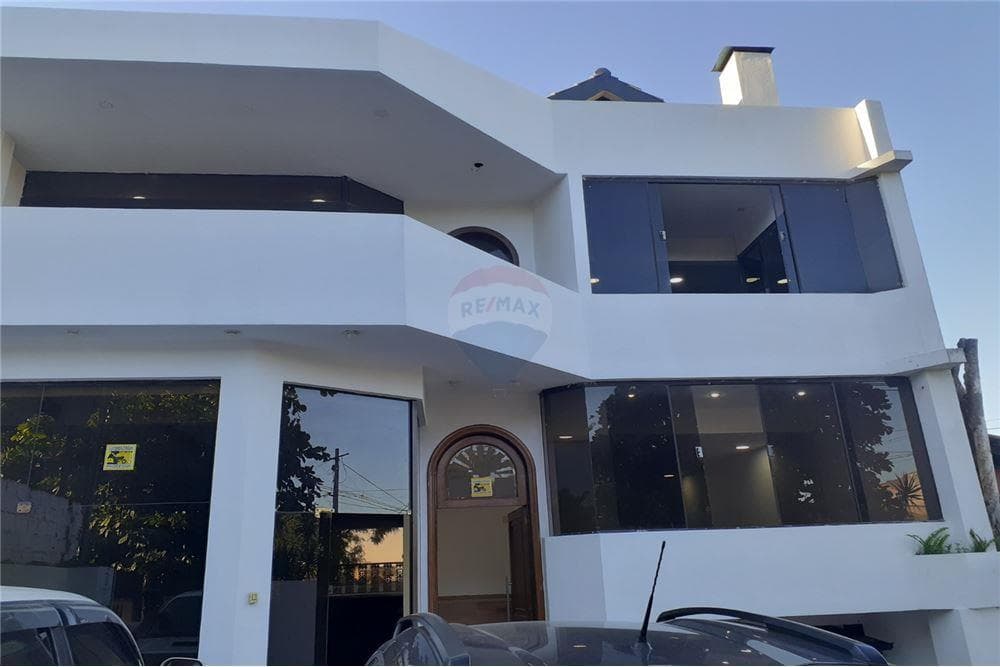 IMPONENTE Y AMPLIA RESIDENCIA DE 5 NIVELES EN BARRIO MBURICAÓ DE ASUNCIÓN – 3