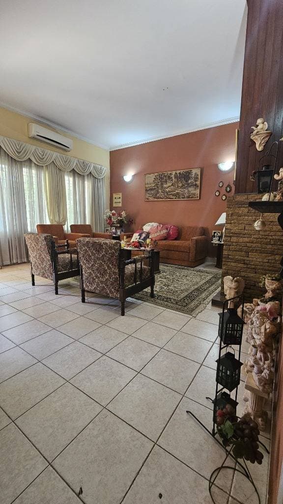EN VENTA AMPLIA CASA ZONA CLUB DVO. SAJONIA - SAJONIA - ID 33352 – 3