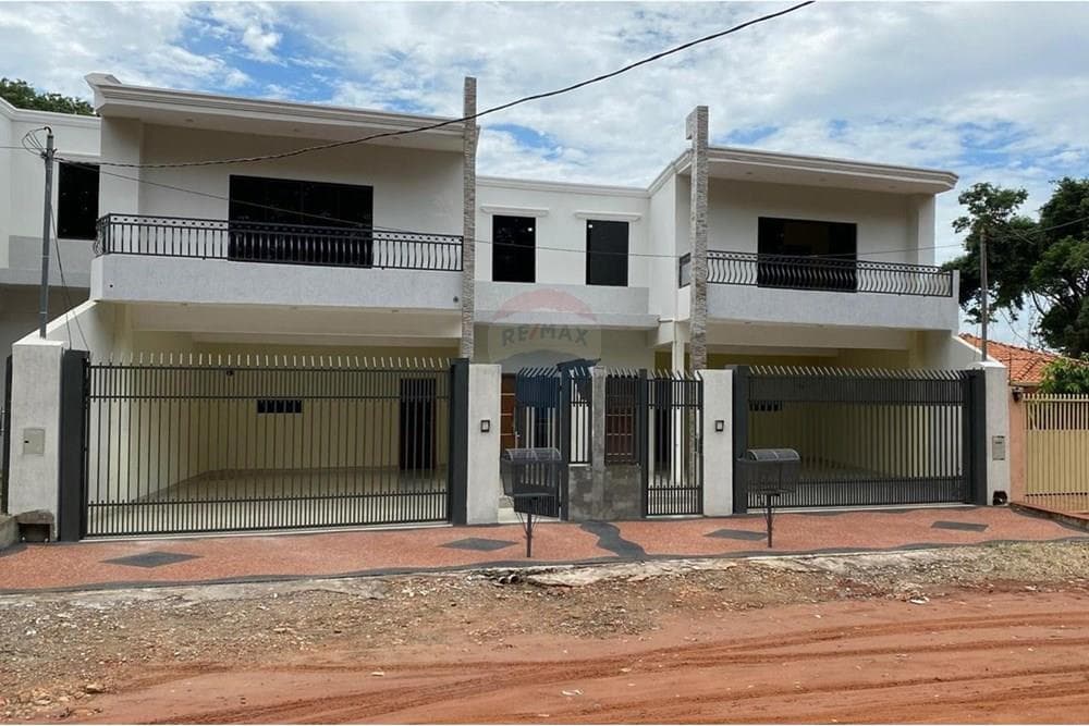SE VENDE  duplex en San Lorenzo