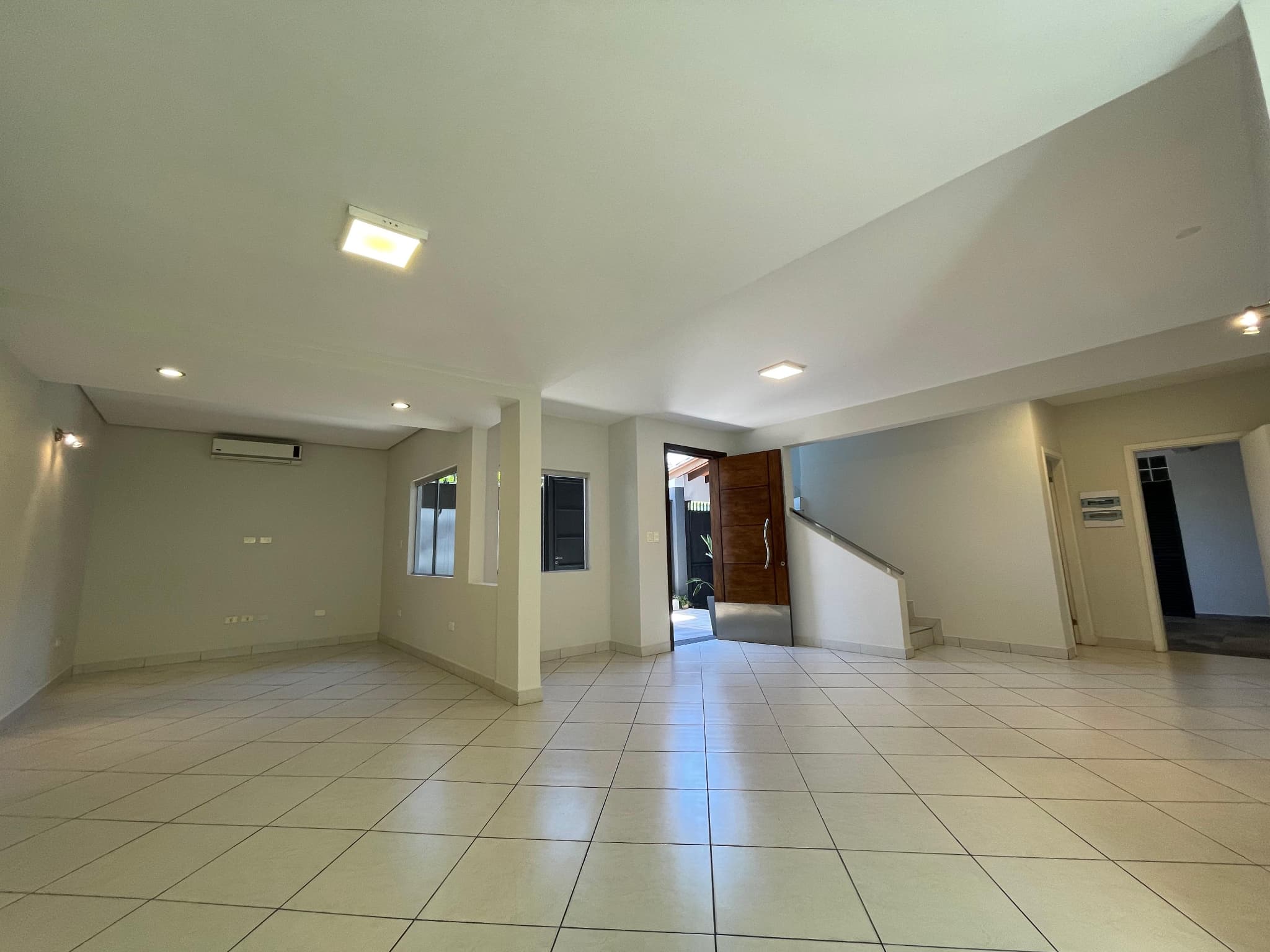 VENDO AMPLIO DUPLEX A 4 MIN DEL SHOPPING DEL SOL – 3