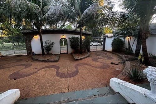 Casa-Alquiler-tte Primero Cesar Hipolito Medina, Villa Aurelia, Asunción