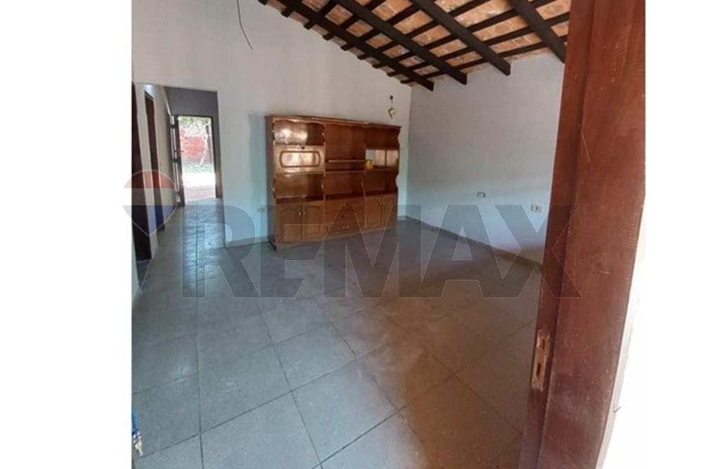 Alquilo casa en Ñemby- Funcional y Bien Ubicada – 2