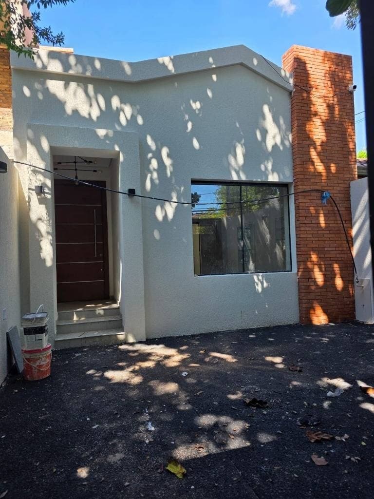 Alquilo casa en el Barrio Mburicao, Asunción – 2