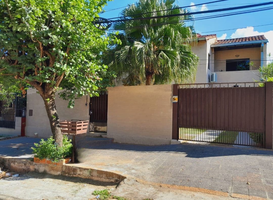 Vendo Amplia y Cómoda Casa en Lambaré, Zona Super Pueblo – 3