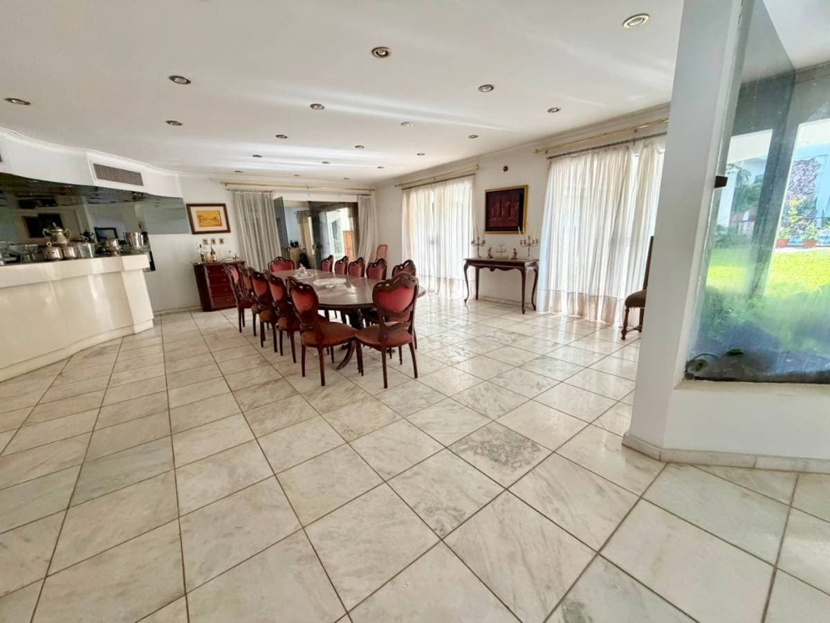 VENTA | Propiedad de gran escala en esquina – Barrio San Cristóbal – 3