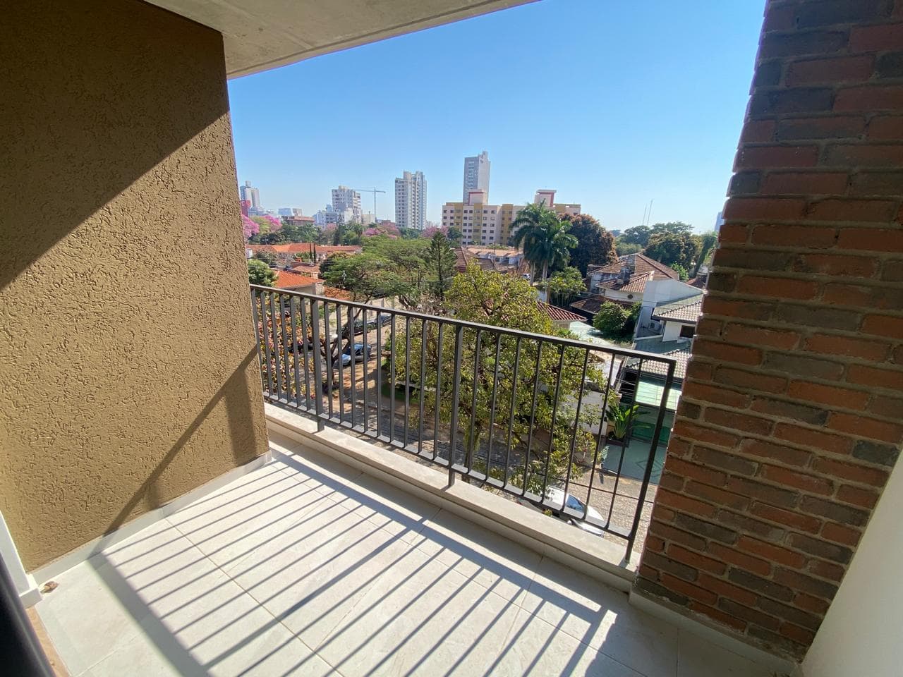 VENDO DEPARTAMENTO DE 2 DORMITORIOS ZONA SHOPPING DEL SOL