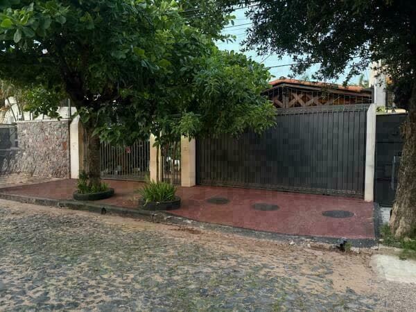 EN VENTA – HERMOSA BARRIO MBURUCUYA ASUNCIÓN – 2