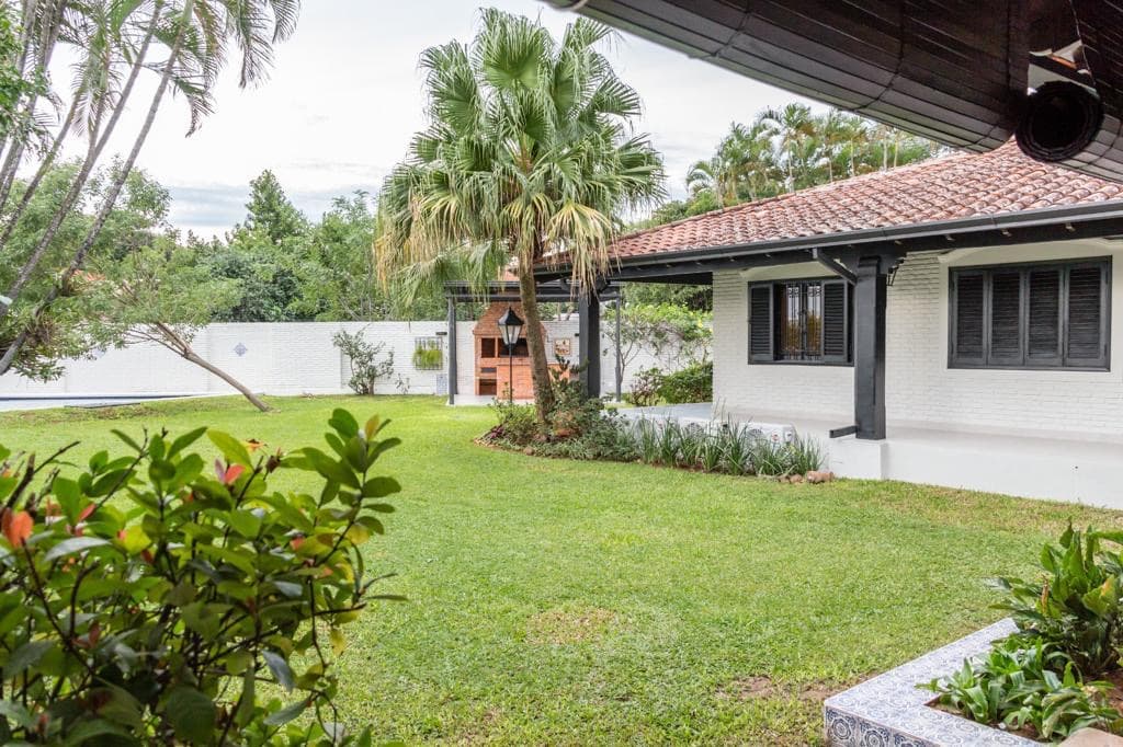 *hermosa Casa En Una Sola Planta Zona Mburuvicharoga* - – 2