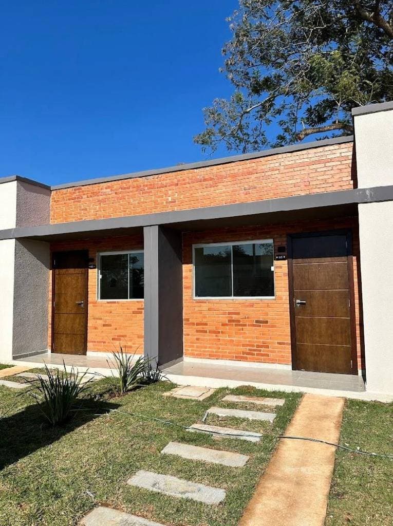 EN VENTA CASAS DE TRES DORMITORIOS EN BARRIO CERRADO ARASY III, AREGUA – 3