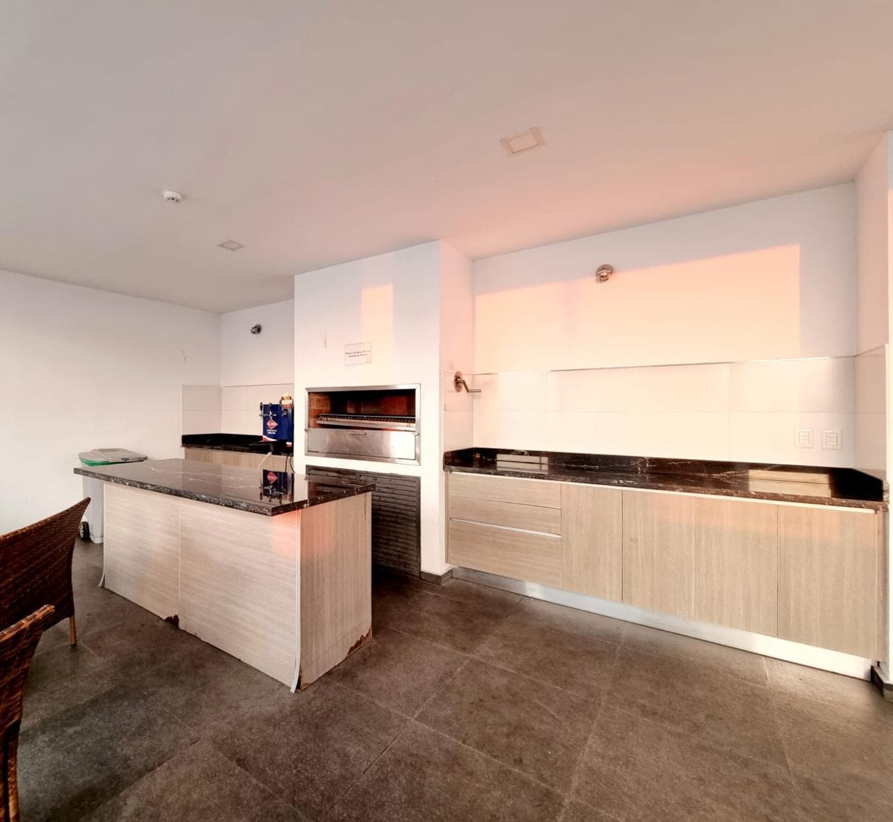 Departamento Amoblado en Alquiler, Edificio “Rembrandt” Los Laureles. – 3