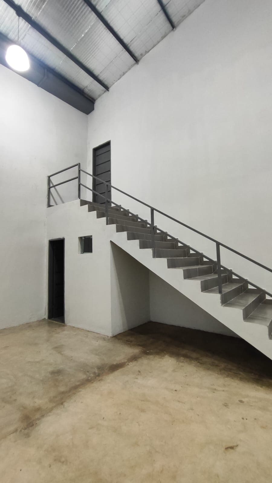 Alquiler de despósito con showroom en Luque – 3