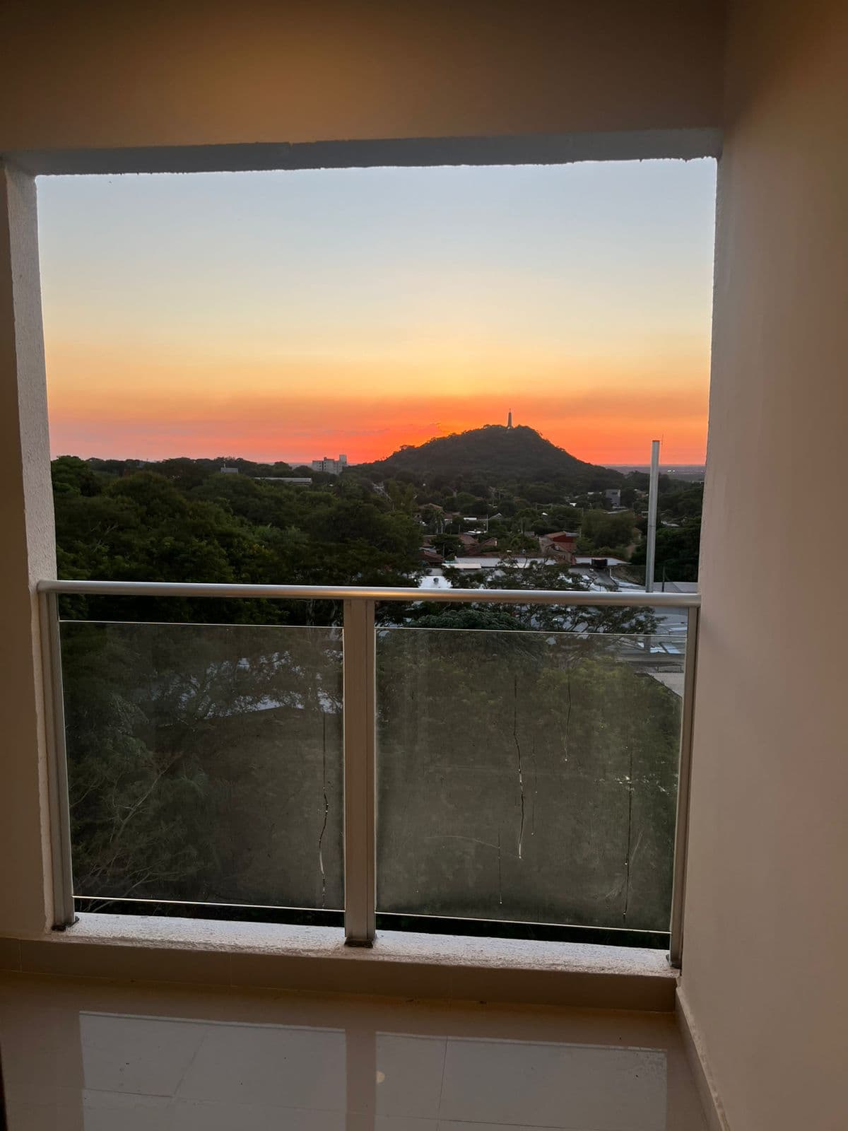 ALQUILER DE DEPARTAMENTO A ESTRENAR EN LAMBARÉ