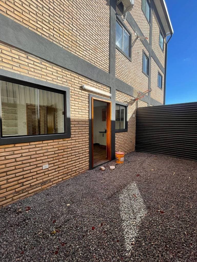 EN VENTA CONDOMINIO DE DEPARTAMENTOS CON RENTA ACTIVA EN LUQUE – 2