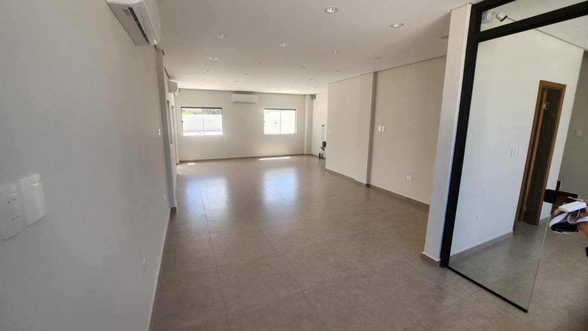 EN VENTA LOCAL DE 2 PLANTAS SANTISIMA TRINIDAD – 2