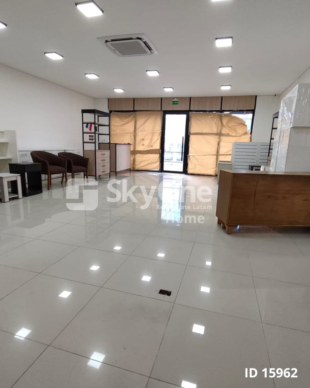 ALQUILO SALON COMERCIAL SOBRE AVDA ARTIGAS – 2