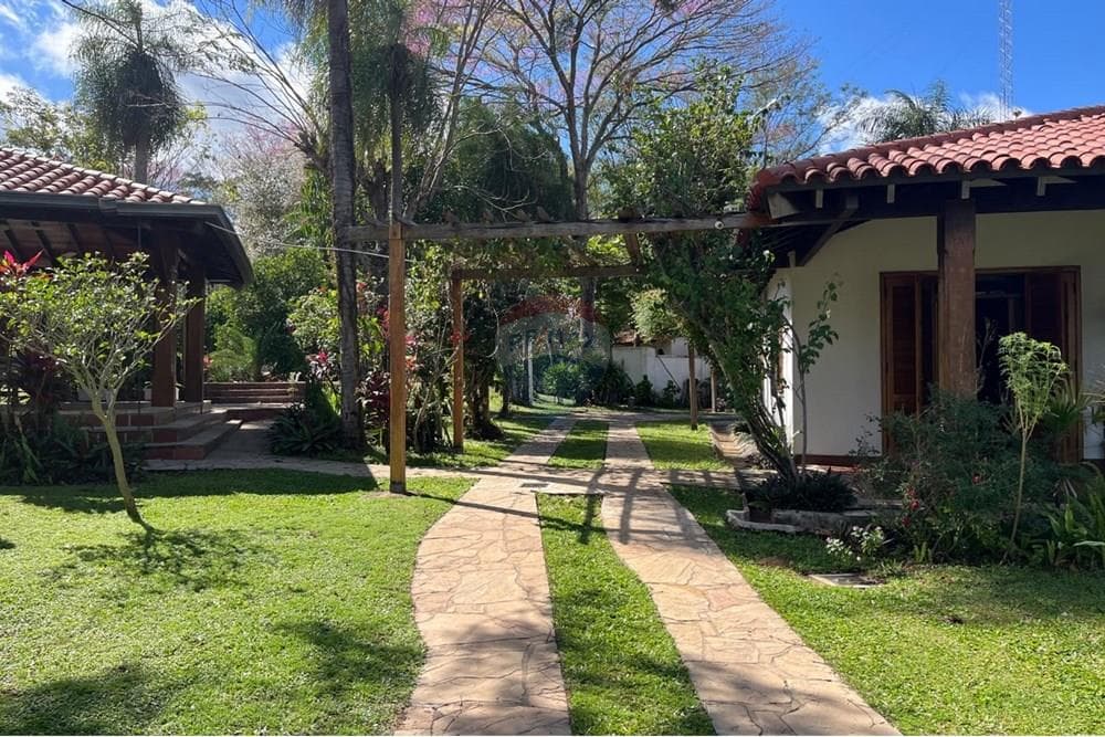 RESIDENCIA EN VENTA - SAN BERNARDINO – 3