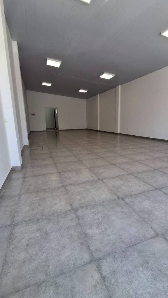 LOCAL COMERCIAL EN ALQUILER – AVDA. SANTA TERESA – 3