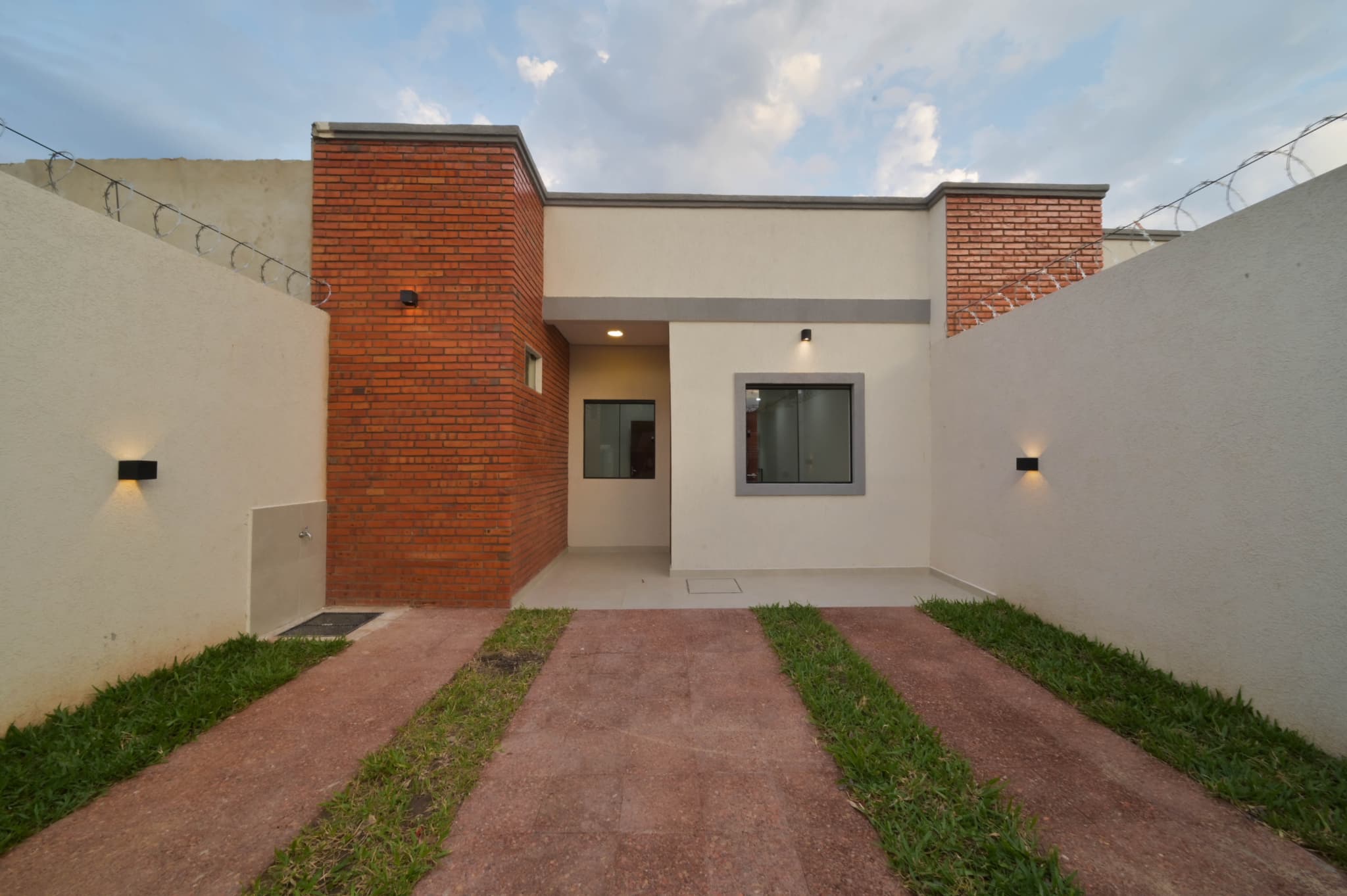 Casa Nueva En Luque, Sin Entrega Inicial Y Personalizable En El Mejor Barrio – 2