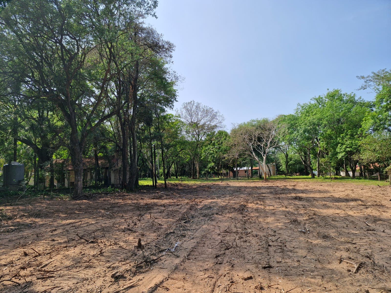 Increíble terreno grande en el centro de San Bernardino 4568m2 – 2