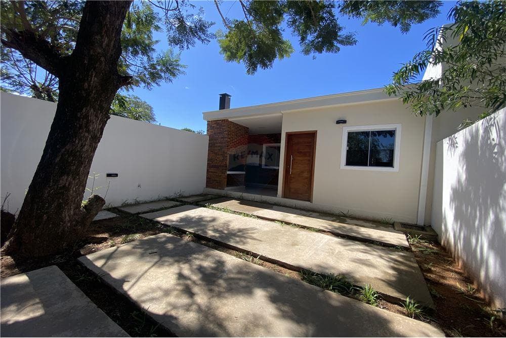 CHALET DE 2 DORMITORIOS EN LAMBARE – 2
