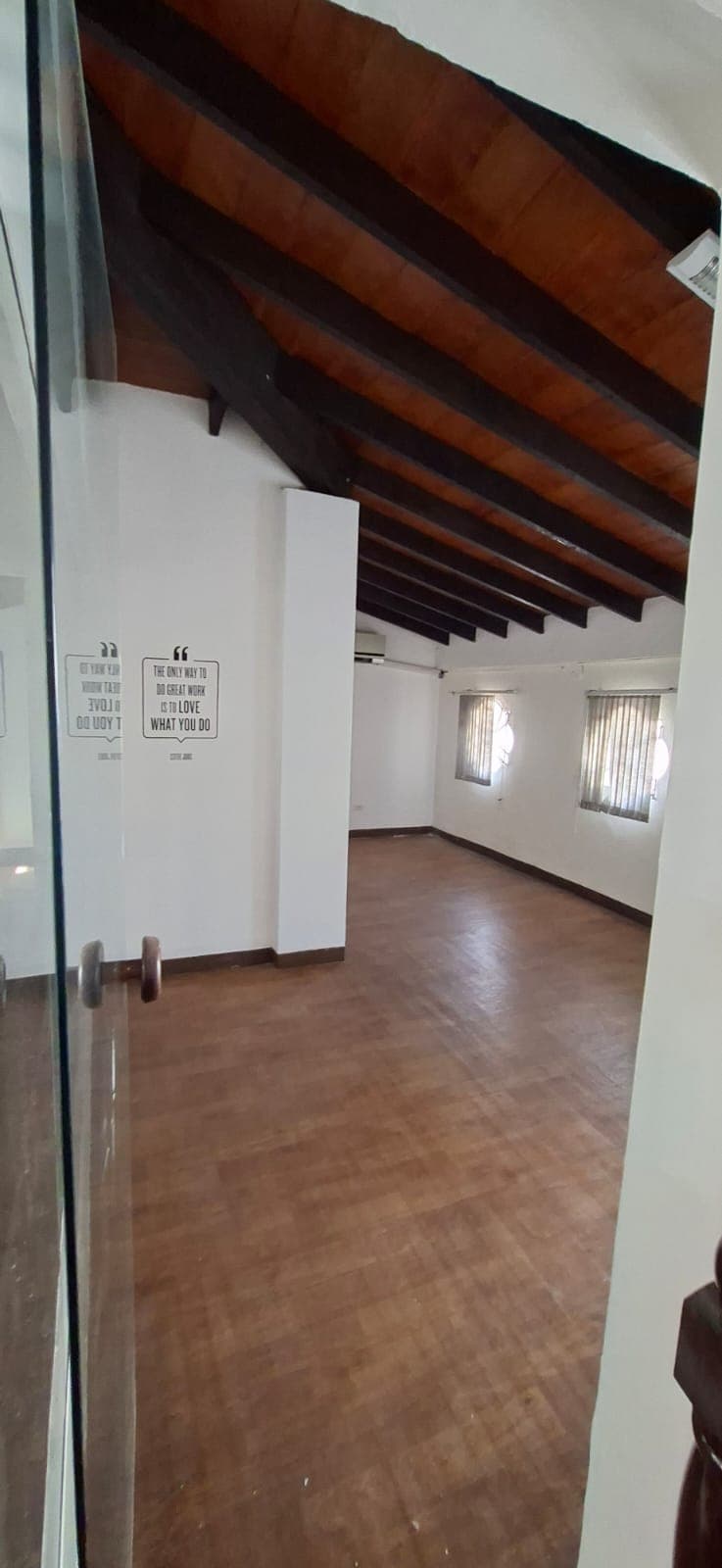 OFICINAS EN ALQUILER – EXCELENTE UBICACIÓN EN ASUNCIÓN – 2