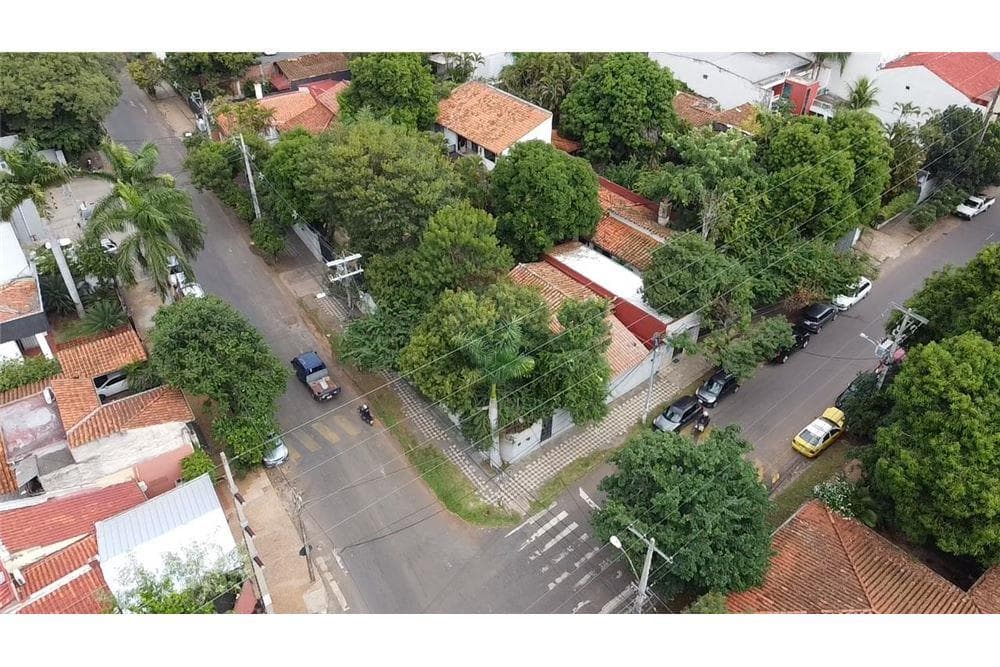 Oportunidad en Esq Bernardino Caballero casi Lillo – 2