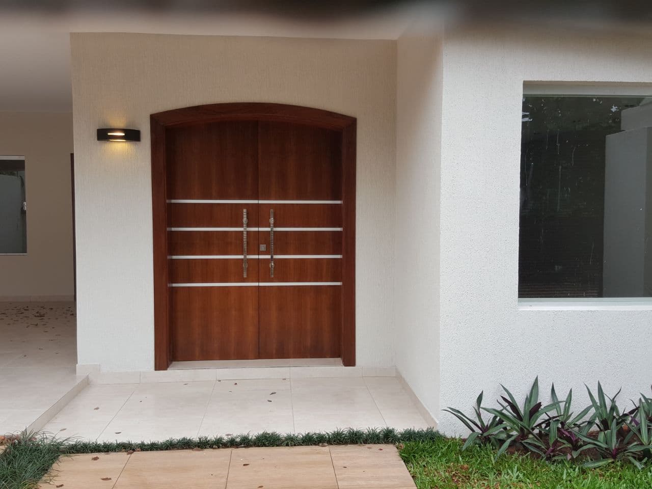 Alquiló casa Moderna – 2