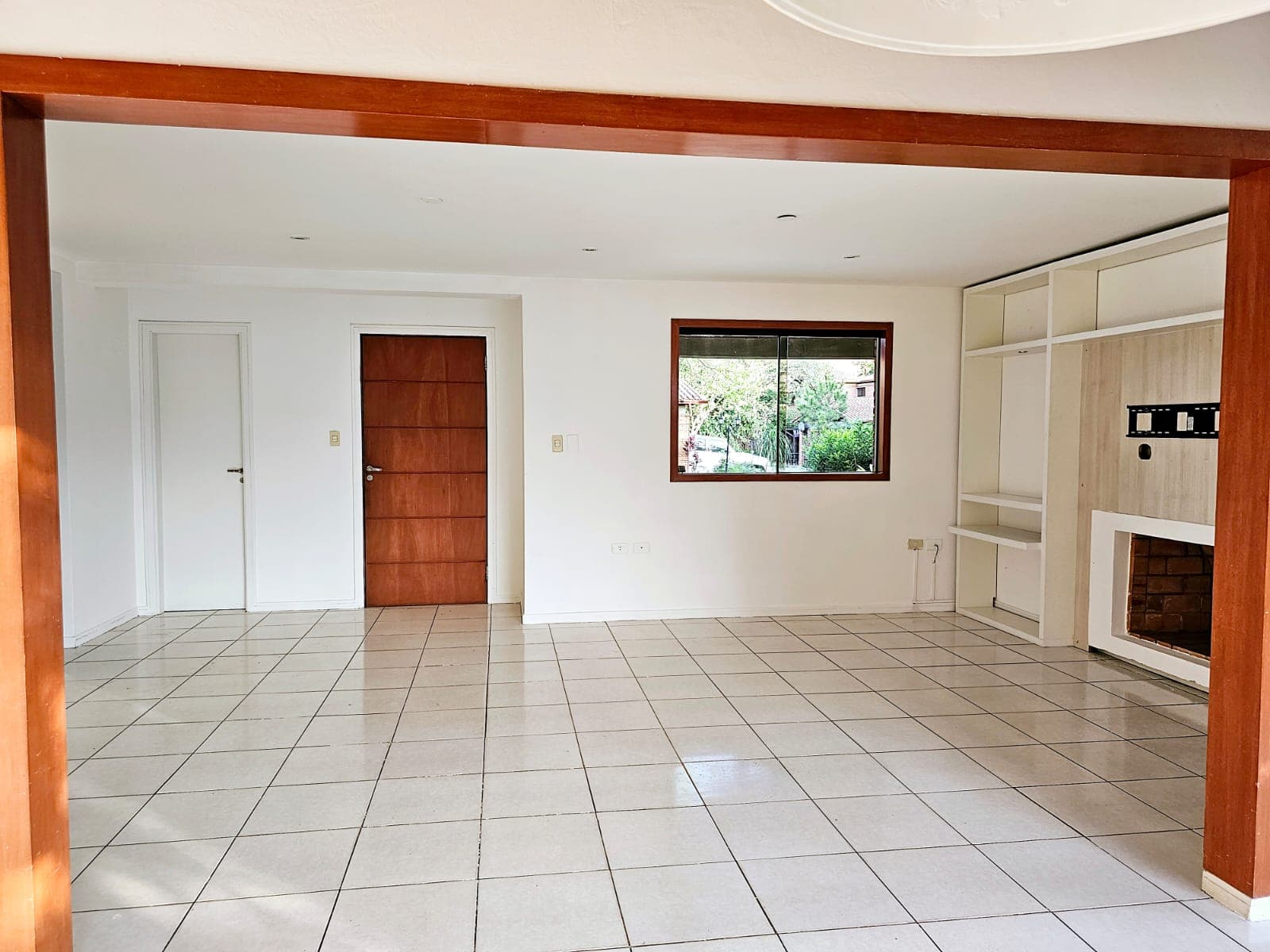 VENTA CASA EN BOULEVAR LOMA ALTA, ZONA SHOPPING PINEDO – 2