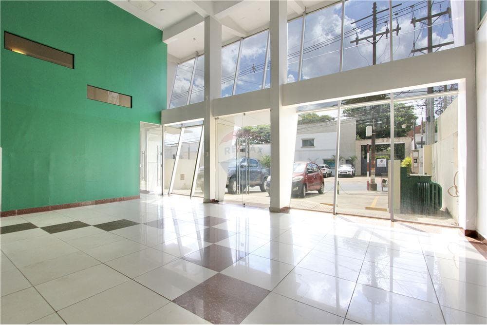 Edificio Corporativo / Comercial – 3