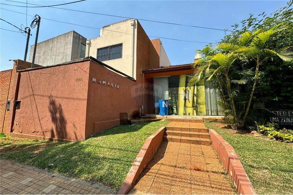 VENDO CASA EN CARMELITAS EN ESQUINA
