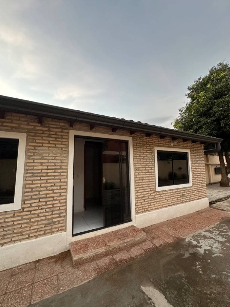 ALQUILO DEPOSITO CON OFICINA – 3