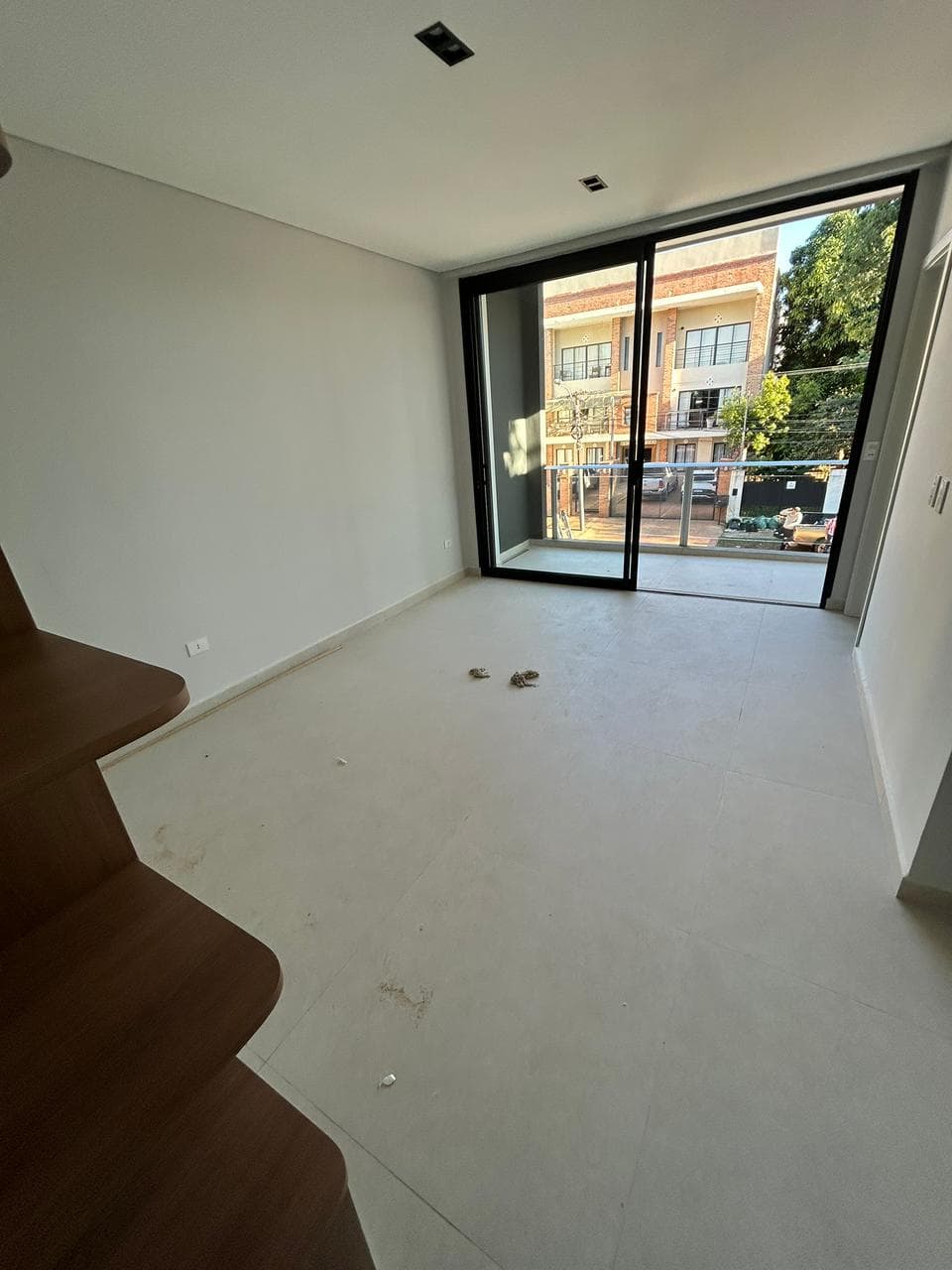 DUPLEX A ESTRENAR EN ALQUILER CON QUINCHO Y PISCINA ZONA MBURUCUYÁ. – 2