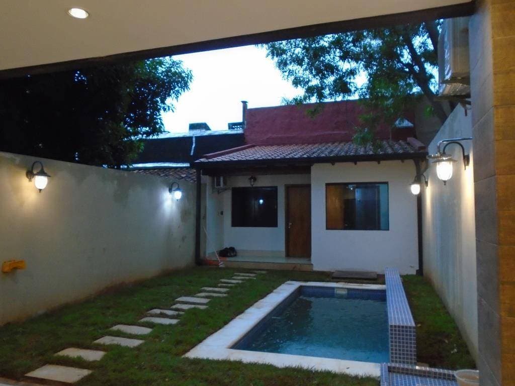 ALQUILO CASA PAREADA EN LAMBARÉ – 2