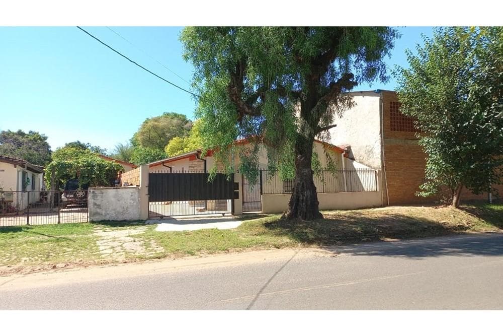VENDO CASA REMODELADA A NUEVA EN SAN LORENZO