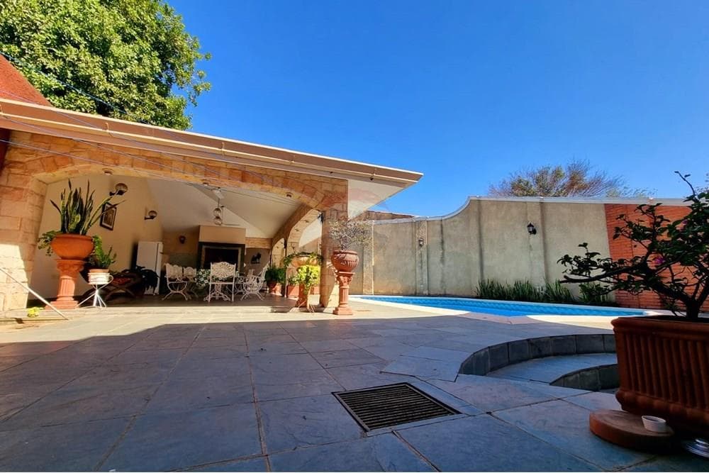 CASA EN VENTA - BARRIO SAN VICENTE – 2